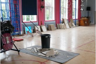 Schools minister calls response to crumbling concrete issue 