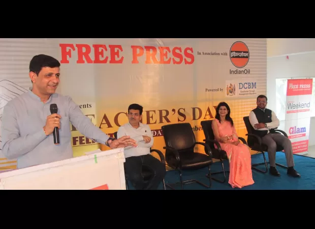 Gurus who help shape young minds in Indore were honored.