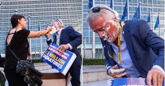 Ryanair CEO praised by protesters after getting pied in the face.