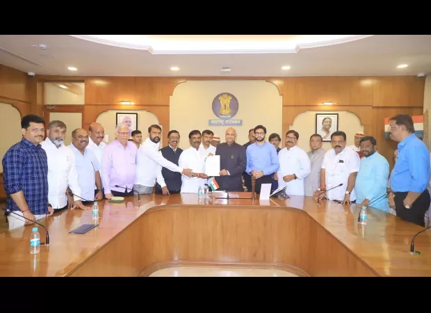 Shiv Sena (UBT) calls on Governor, demands Home Minister resign over lathicharge on Maratha agitators in Maharashtra.