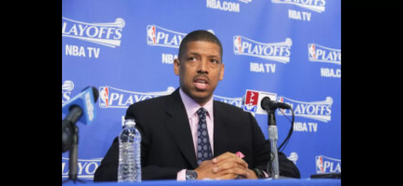 Kevin Johnson, former NBA player & Sac mayor, opened a restaurant to serve soul food & fight hunger.