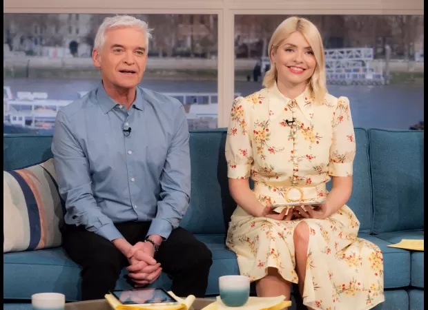Phillip Schofield's daughters jokingly criticize Holly Willoughby.