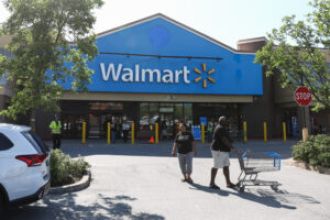 Walmart shifts labor market with lower starting salaries; new wage structure in place.
