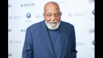 Daughter of Jim Brown sues, claiming his will is not legally binding.