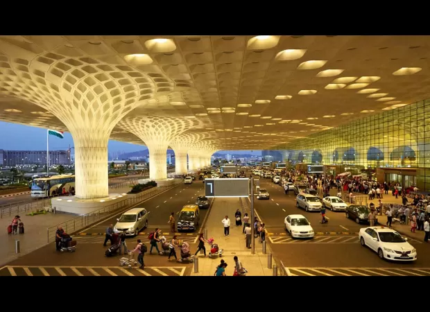 DRI busts gold smuggling racket; six people arrested.