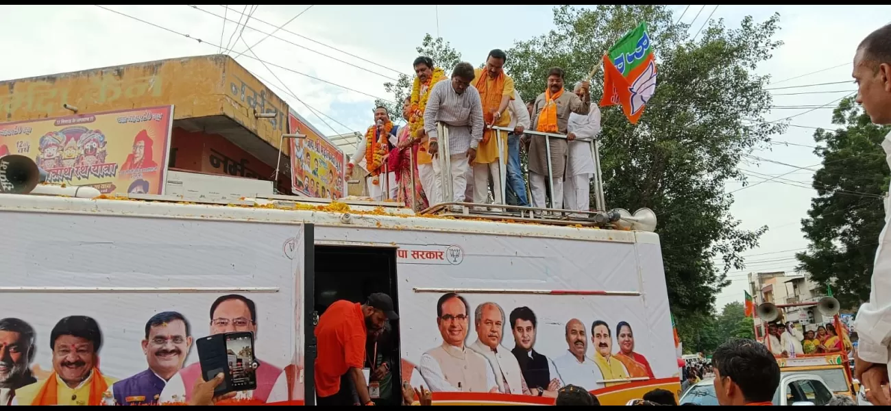 Rajkumar Mev faces opposition from party workers in his Jan Aashirwad Yatra in Mandleshwar, Madhya Pradesh.