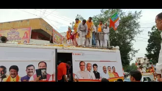 Rajkumar Mev faces opposition from party workers in his Jan Aashirwad Yatra in Mandleshwar, Madhya Pradesh.