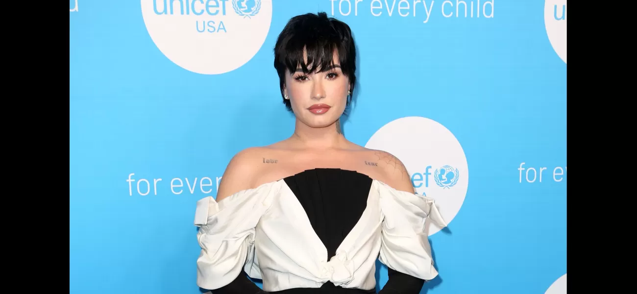 Demi Lovato was in a state of semi-consciousness after suffering a near-fatal overdose.