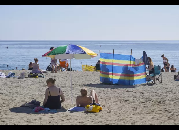 We can't predict if a 30C heatwave will come in 2023.