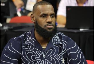 Documents reveal associates of LeBron James linked to doping investigation into Biogenesis clinic.