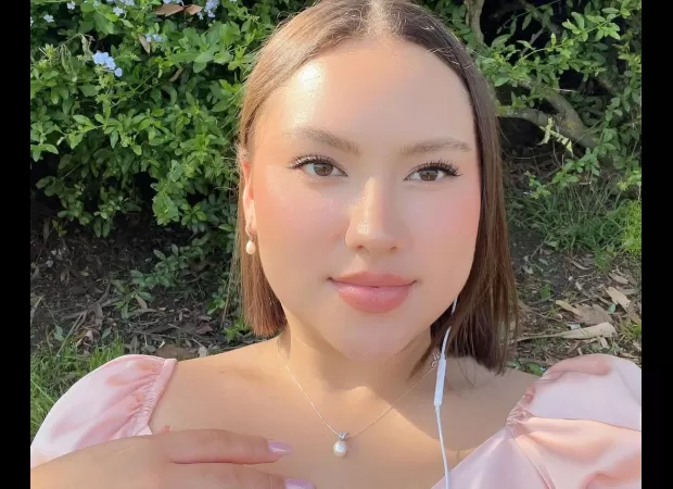 Discussing expectations for the relationship on the first date.