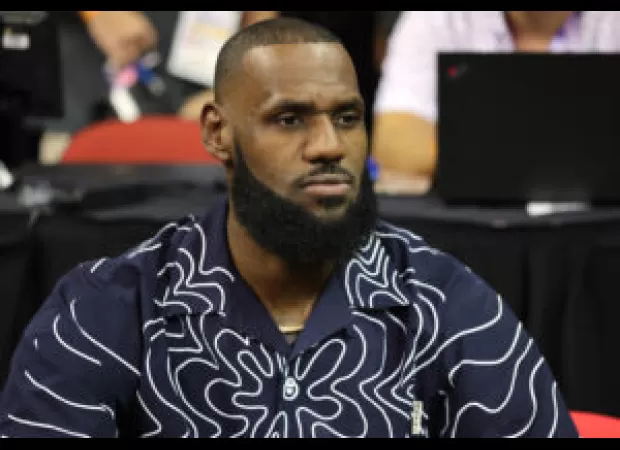 Documents reveal associates of LeBron James linked to doping investigation into Biogenesis clinic.