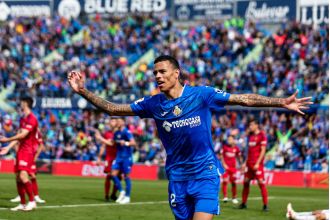 Coach apologises for blaming Bellingham for Greenwood's transfer, says it was wrong.