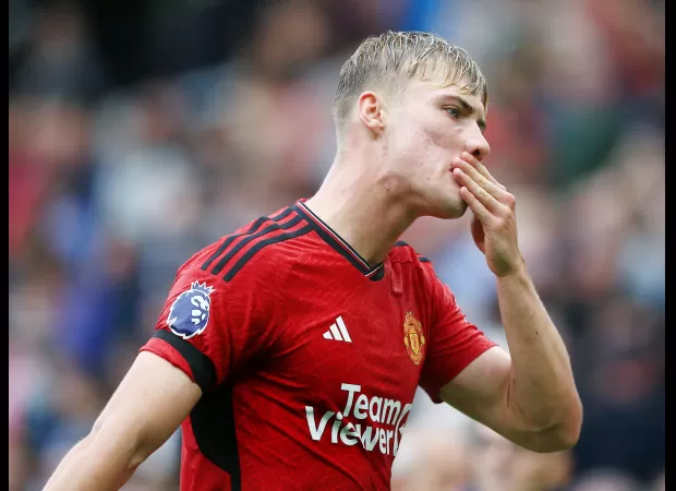 Rasmus Hojlund defends Erik ten Hag's decision to sub out £72m signing against Brighton, sends message of appreciation to Manchester United fans.