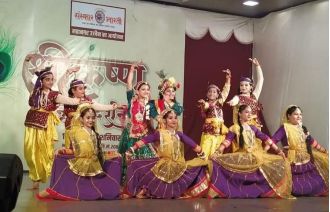 101 participants in Madhya Pradesh performed various art forms of Lord Krishna.