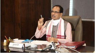 CM of Bhopal enrolls two farmers and inaugurates Krishak Mitra Yojana to help farmers in the state.