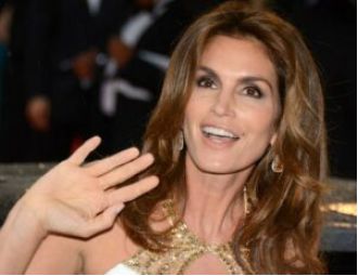 Oprah removes clip of Cindy Crawford from her show after Crawford claims she was treated as property.