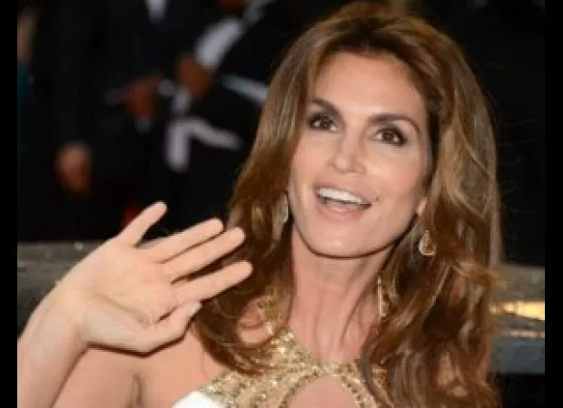 Oprah removes clip of Cindy Crawford from her show after Crawford claims she was treated as property.