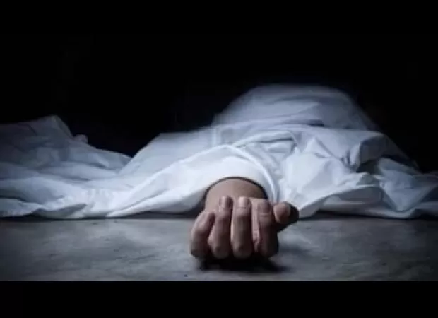 Man kills his live-in partner and her two kids, then takes his own life in Bhopal.