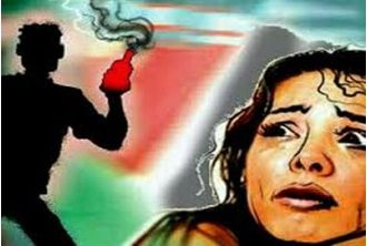 Woman arrested after pouring acid on her daughter-in-law in New Usmanpur area of Delhi; victim hospitalized.