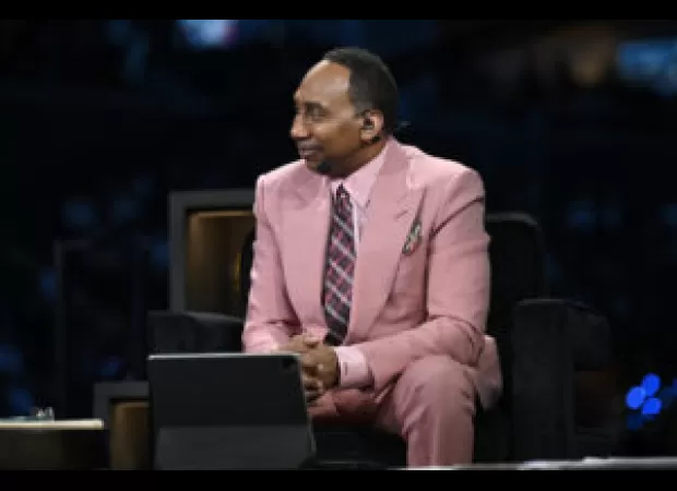 Sports fans mock Stephen A. Smith for his bad first pitch at Yankee Stadium.