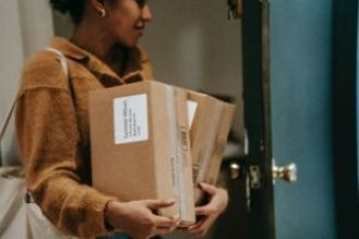 Amazon delivery drivers can make up to $170K, with UPS also raising income.