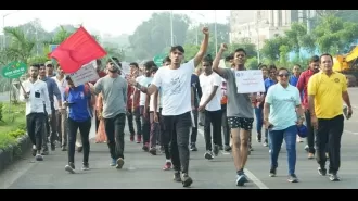 400 youths ran in a mini marathon to increase awareness about AIDS.