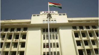 Maharashtra govt tightens security at Mantralaya; opposition condemns restriction on public access.