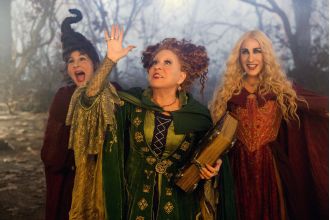 30 years after its release, Hocus Pocus is getting a cinema re-release. Will the Sanderson sisters return for another movie?