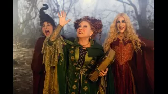 30 years after its release, Hocus Pocus is getting a cinema re-release. Will the Sanderson sisters return for another movie?