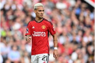 Antony won't play vs. Crystal Palace, despite returning to training.
