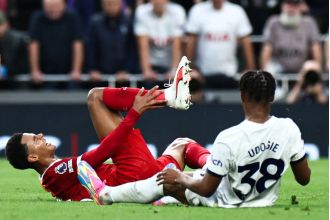 Cody Gakpo leaves match with leg injury, dealt major blow to Liverpool after loss to Tottenham.