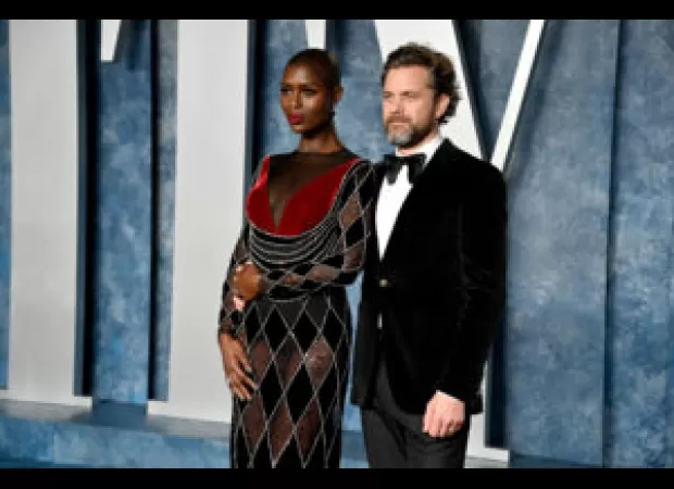 Jodie Turner-Smith & Joshua Jackson end their three-year marriage.