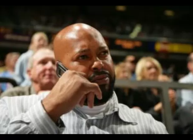 Suge Knight denies any involvement in Tupac's murder and speaks out against recent arrest related to the case.