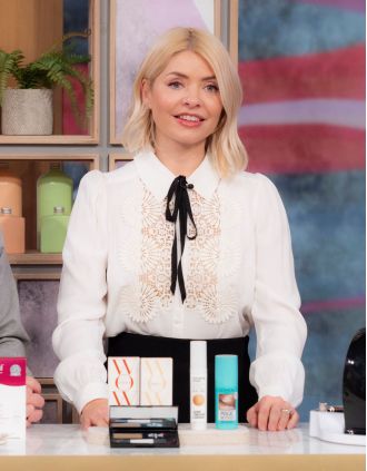 Rishi Sunak expresses his sympathy to Holly Willoughby following an alleged attempt to kidnap her.