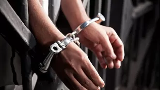 Two gang members arrested for robbing commuters on Mumbai-Pune Expressway in Maharashtra.