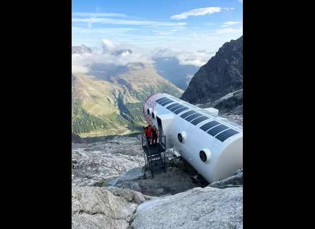 Reach this secluded cabin by a 4-hour hiking adventure!