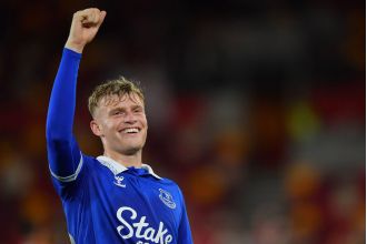Everton player commits to team by signing long-term deal, despite interest from Man U & Man City.