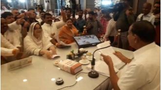 Opposition creates disruption at IMC meeting when Speaker passes proposals in 3 mins.