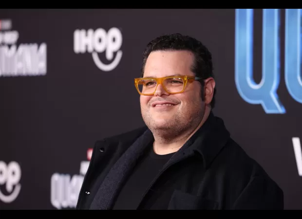Josh Gad had to leave performance due to medical emergency.