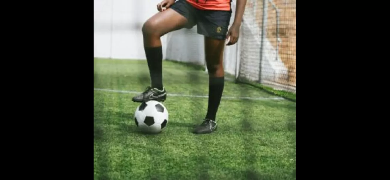 Da’vian Kimbrough becomes the youngest pro soccer player ever at age 15.