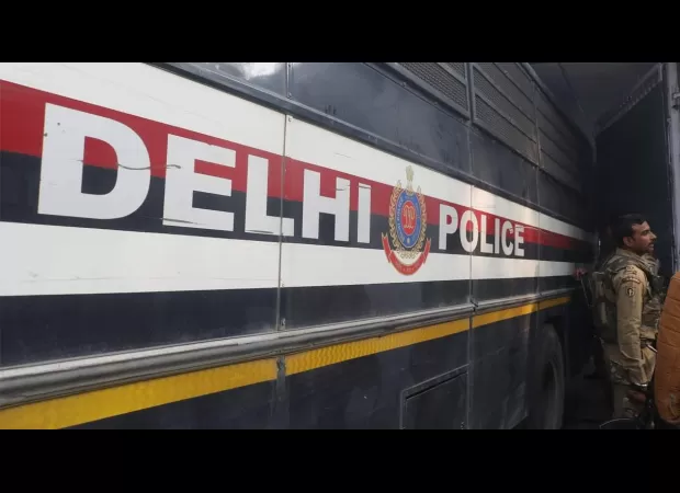 Two bike-borne assailants snatch bag of Hungarian diplomat near Lodhi Road, Delhi, accused still at large.