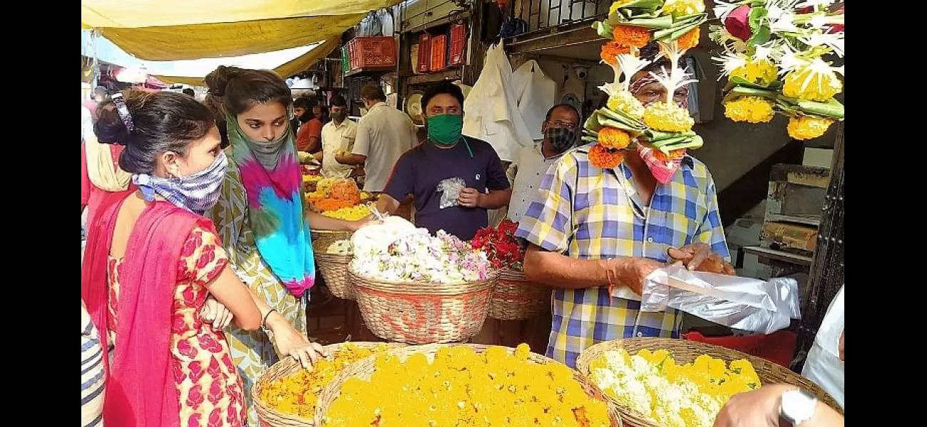 BMC fines Dadar flower market vendors for illegally dumping waste.