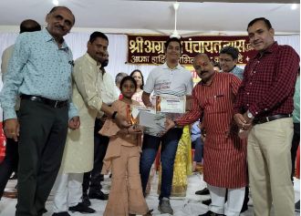 Talented members of Agrawal Samaj were celebrated for their achievements at an event, honoring 200 of them.