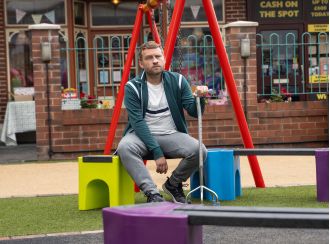William Ash, from Emmerdale, praises his real life cousin for their success on Coronation Street, calling them 