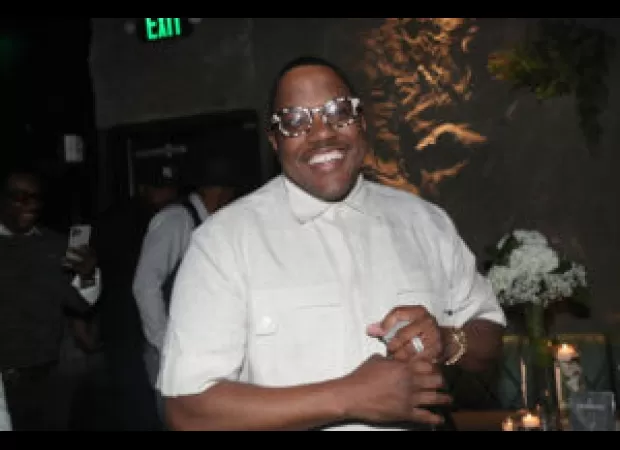 Mase was held in his hotel by a large group of Bloods the night Biggie died.