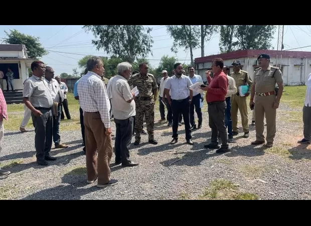 Man in middle age found dead in river in Satna, India.