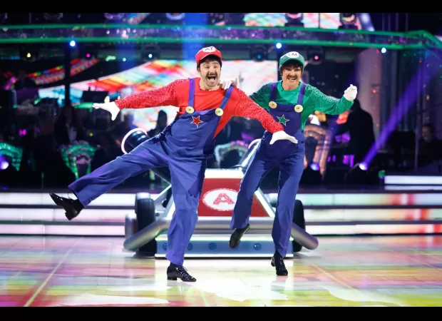 Adam Thomas has intense anxiety before his live show, leading to a panic attack.