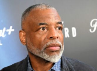 LeVar Burton to host the 2023 National Book Awards, honoring authors and their works.