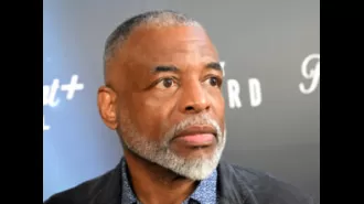 LeVar Burton to host the 2023 National Book Awards, honoring authors and their works.